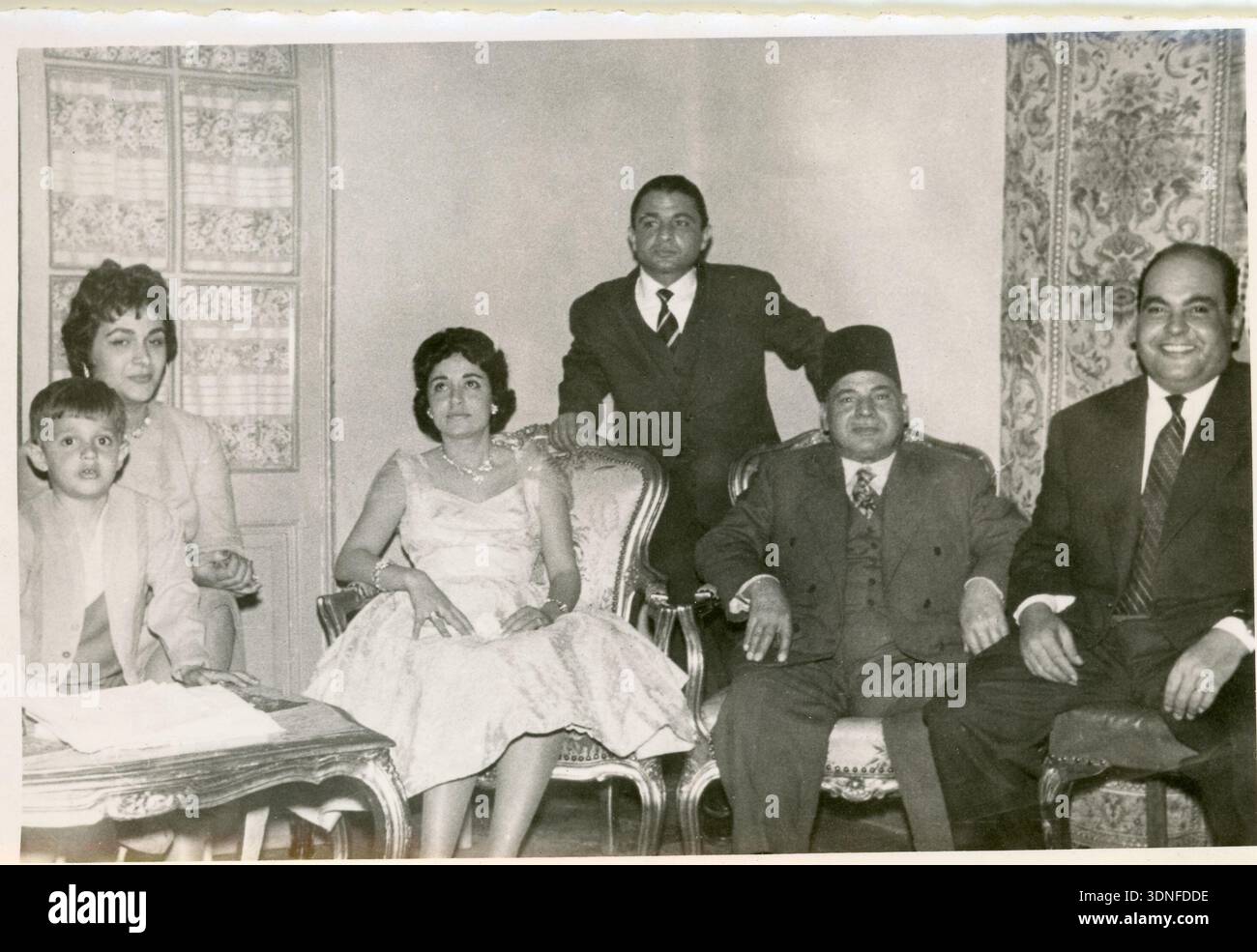Fidanzamento ritratto di famiglia, Cairo, Egitto, 1959 Foto Stock