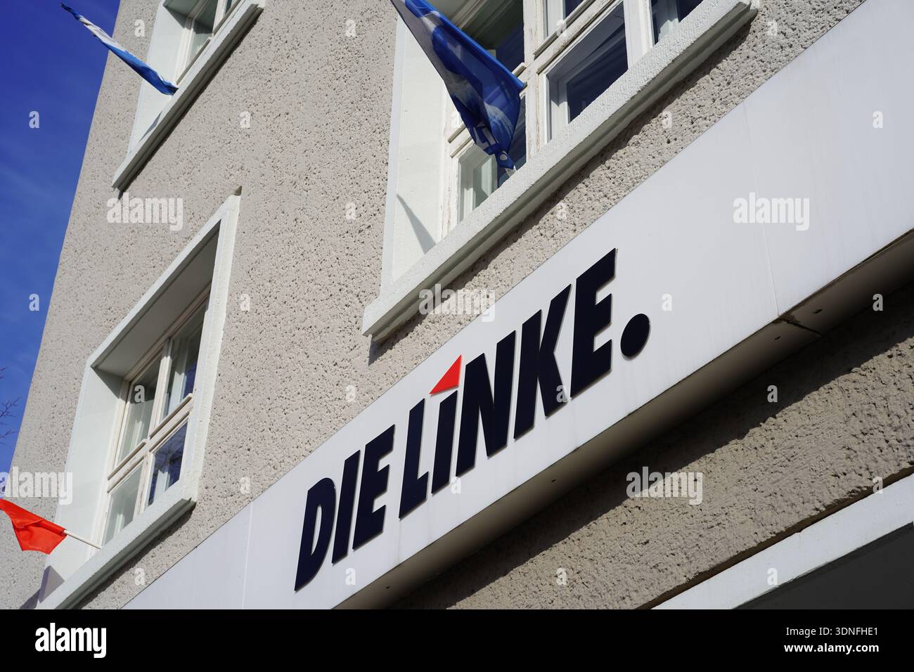 Berlino, Germania - 12 aprile 2022: Dettaglio del quartier generale del partito Die Linke Karl-Liebknecht-Haus, Berlino Foto Stock