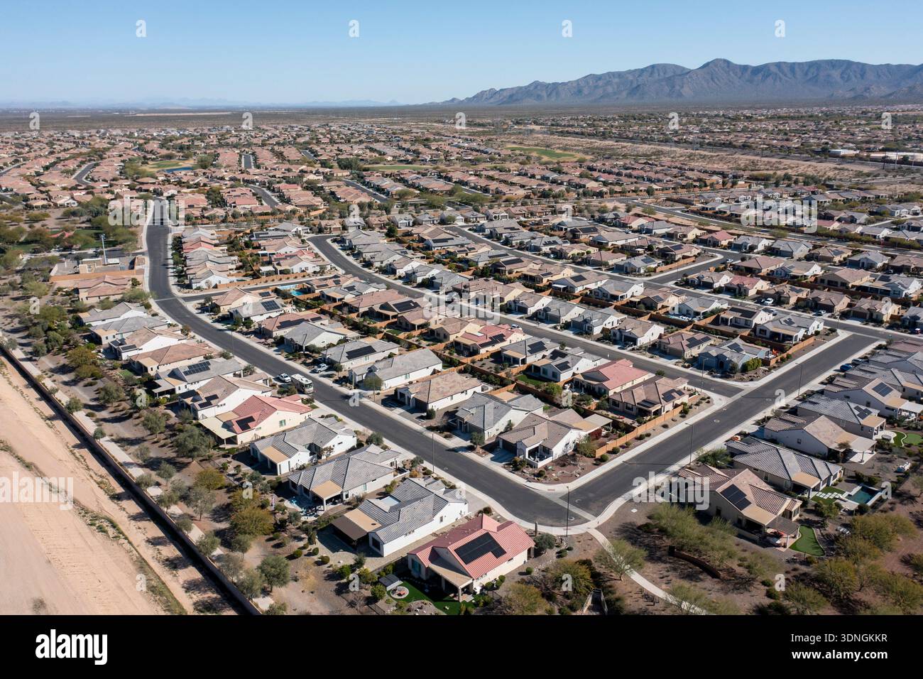 Buckeye, Arizona - Sun City Festival, una comunità di pensionati nel deserto dell'Arizona costruita da del Webb. I sobborghi di Phoenix hanno molti di questi alloggi de Foto Stock