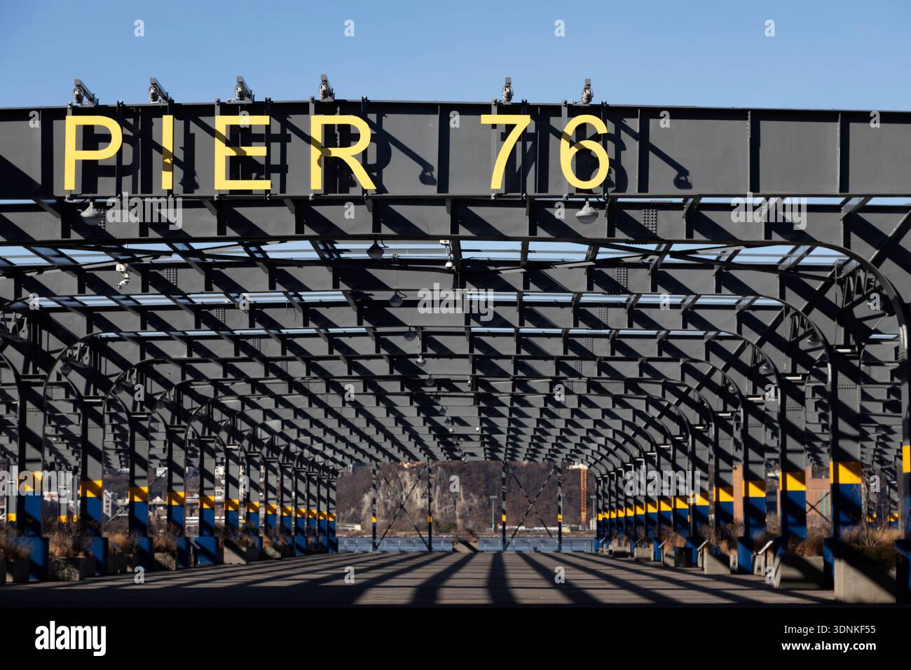 Molo 76, parte dell'Hudson River Park a New York City, New York. Fa parte del parco sul lungomare di Manhattan ed è stato inaugurato nel giugno 2021. Foto Stock