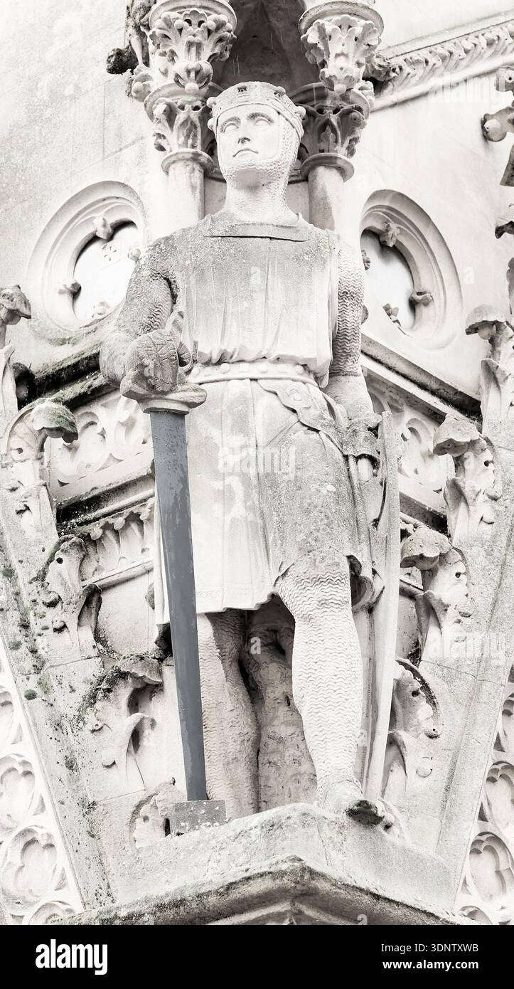 Statua, di Simon de Montfort, sulla torre dell'orologio a Leicester, Inghilterra. Foto Stock