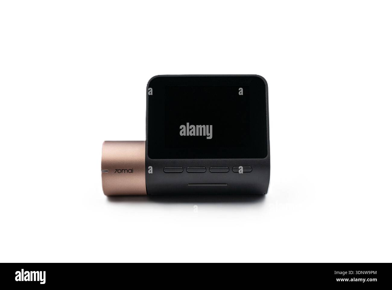 Dash cam compatta con sfondo bianco. Un dispositivo professionale per la sicurezza del conducente e la registrazione degli incidenti stradali. Foto Stock