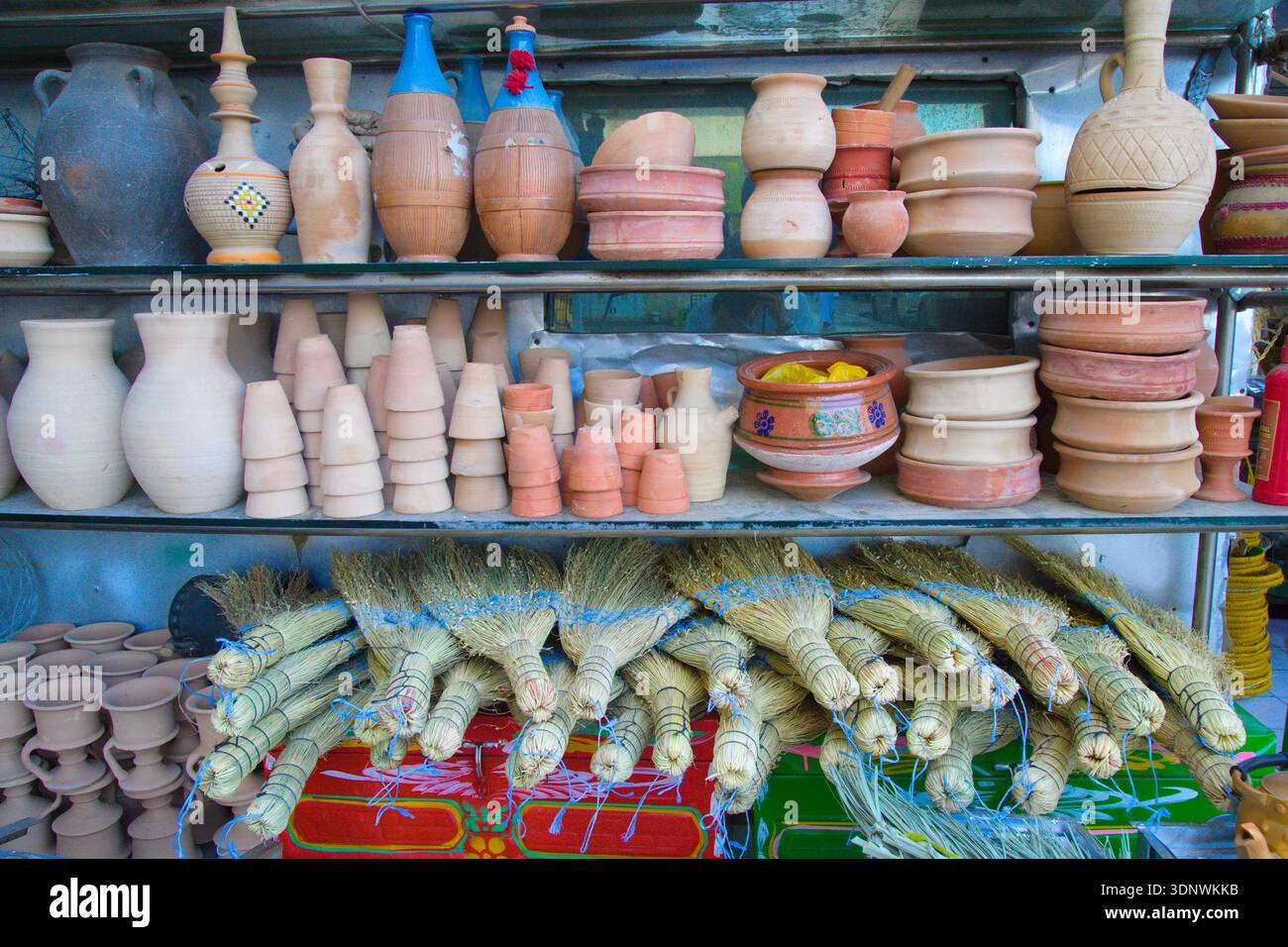 Emirati Arabi Uniti, Sharjah, negozio, articoli per l'uso quotidiano, Foto Stock
