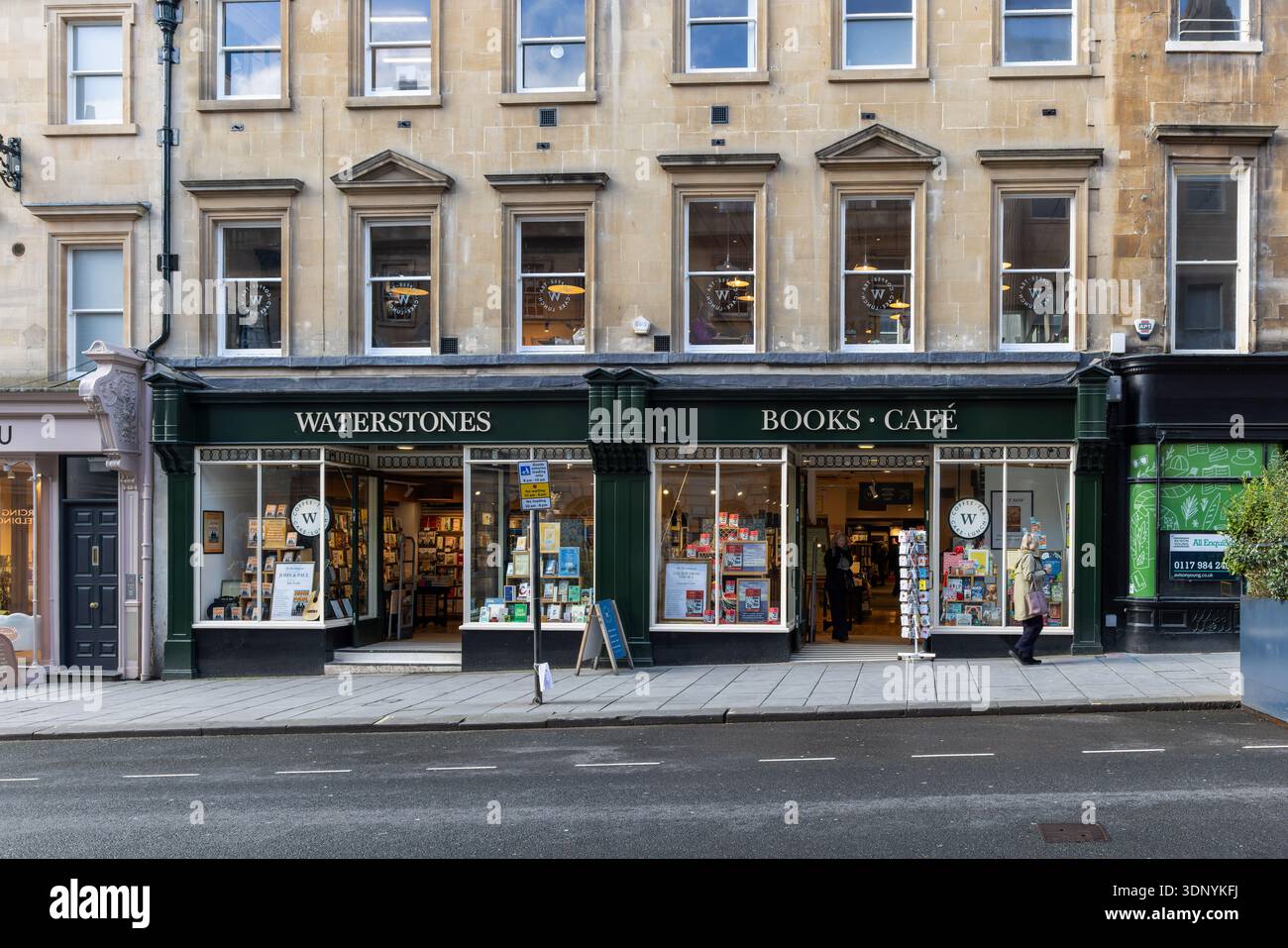 Libreria Waterstones in Milsom Street, Bath City Center, Somerset, Inghilterra, Regno Unito Foto Stock