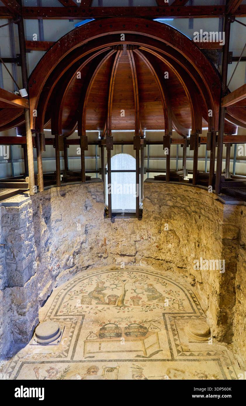 Sala absidale, cubicolo dei musicisti e degli attori, Festa della Dea Flora, Villa Romana del Casale, patrimonio dell'umanità dell'UNESCO, Piazza Armerina, E. Foto Stock