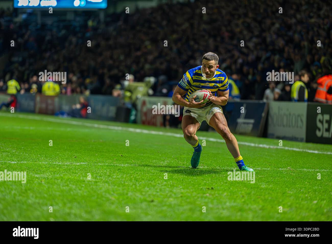 Josh Smith dei Warrington Wolves nel primo turno della Betfred Super League contro i St Helens all'Halliwell Jones Stadium, Warrington, Inghilterra, 15 febbraio Foto Stock