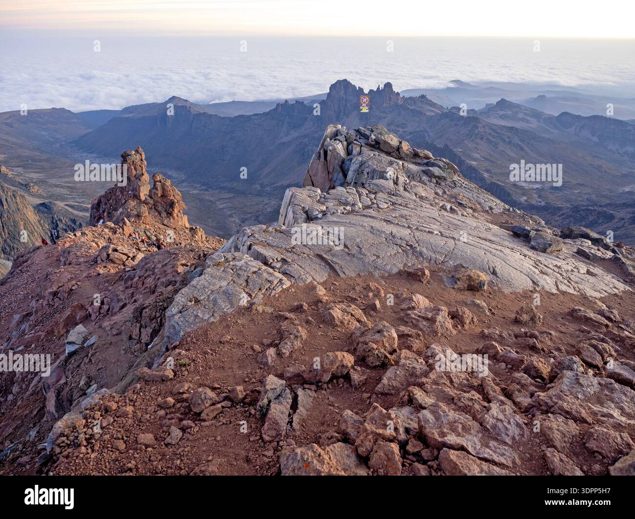 Vista dalla cima di Point Lenana, la vetta degli escursionisti, sul Monte Kenya Foto Stock