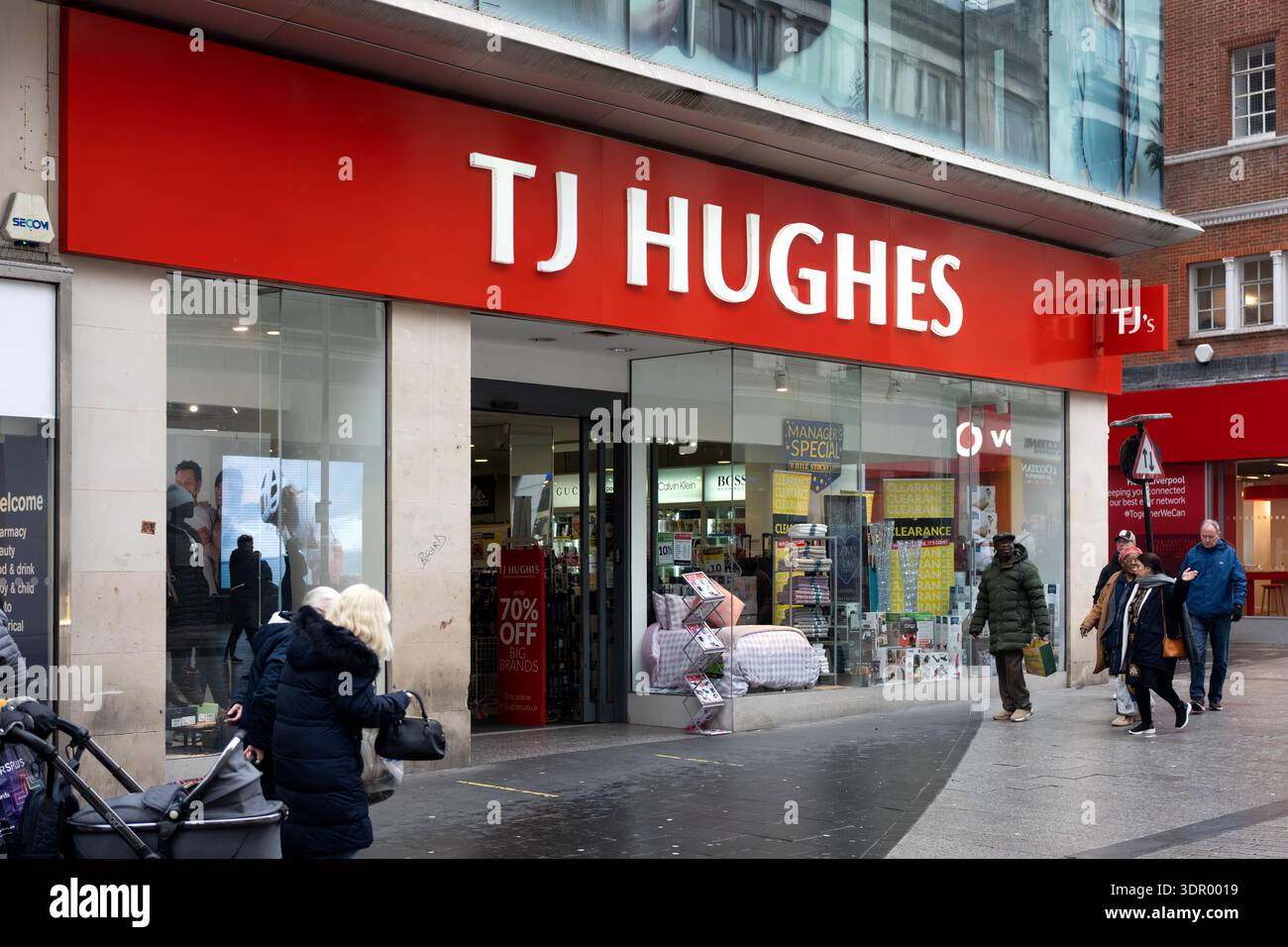 Il negozio TJ Hughes si trova in Church Street nel centro di Liverpool Foto Stock