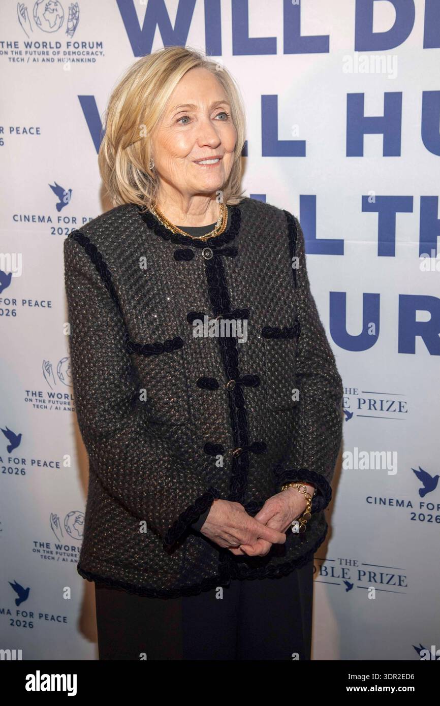 Hillary Diane Rodham Clinton US-amerikanische Politikerin der Demokratischen Partei Autorin zu Gast bei der Cinema for Peace Gala 2026 im Hotel Adlon Kempinski am 16.02.2026 a Berlino Deutschland *** Hillary Diane Rodham Clinton politico americano del Partito Democratico autore ospite al Cinema for Peace Gala 2026 all'Hotel Adlon Kempinski il 16 febbraio 2026 a Berlino Berlino Germania Foto Stock