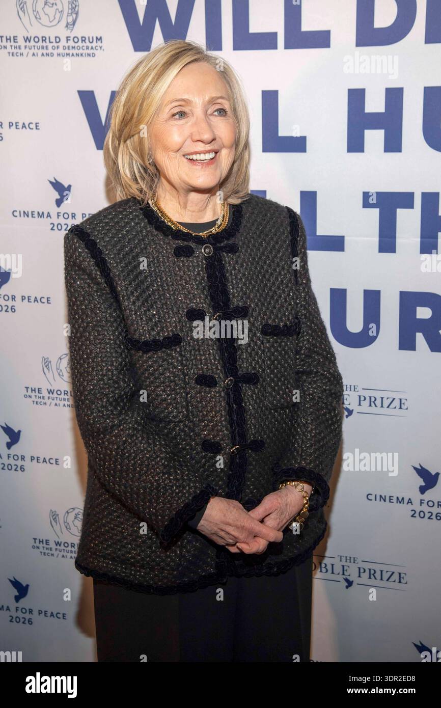Hillary Diane Rodham Clinton US-amerikanische Politikerin der Demokratischen Partei Autorin zu Gast bei der Cinema for Peace Gala 2026 im Hotel Adlon Kempinski am 16.02.2026 a Berlino Deutschland *** Hillary Diane Rodham Clinton politico americano del Partito Democratico autore ospite al Cinema for Peace Gala 2026 all'Hotel Adlon Kempinski il 16 febbraio 2026 a Berlino Berlino Germania Foto Stock