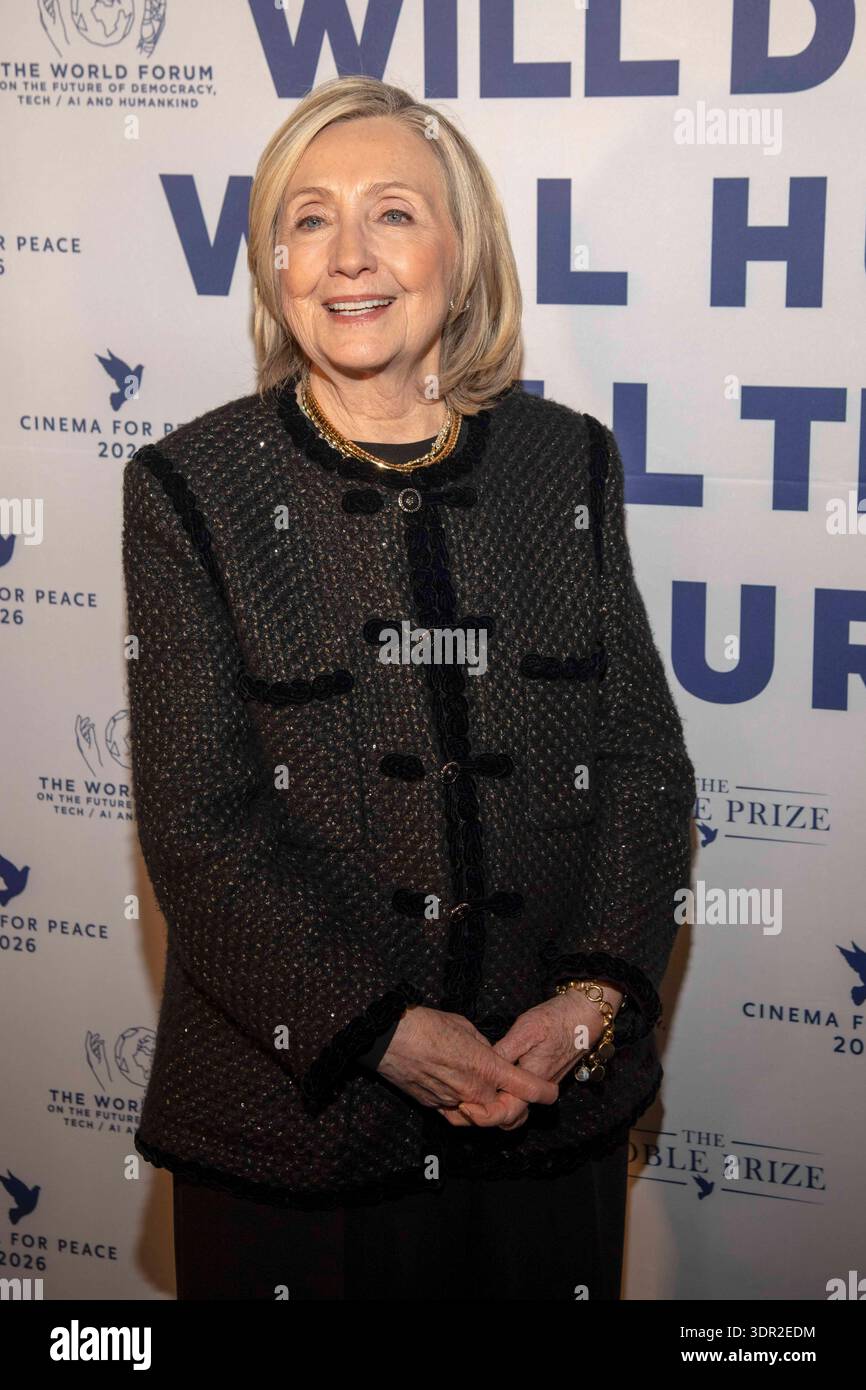 Hillary Diane Rodham Clinton US-amerikanische Politikerin der Demokratischen Partei Autorin zu Gast bei der Cinema for Peace Gala 2026 im Hotel Adlon Kempinski am 16.02.2026 a Berlino Deutschland *** Hillary Diane Rodham Clinton politico americano del Partito Democratico autore ospite al Cinema for Peace Gala 2026 all'Hotel Adlon Kempinski il 16 febbraio 2026 a Berlino Berlino Germania Foto Stock