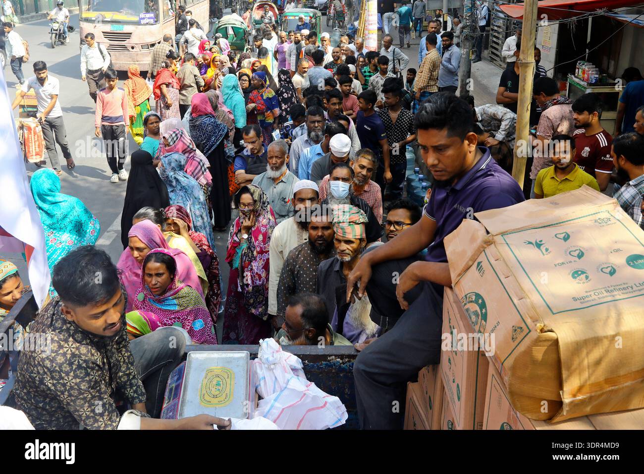 TCB inizia a vendere prodotti in occasione del mese santo del Ramadan Foto Stock