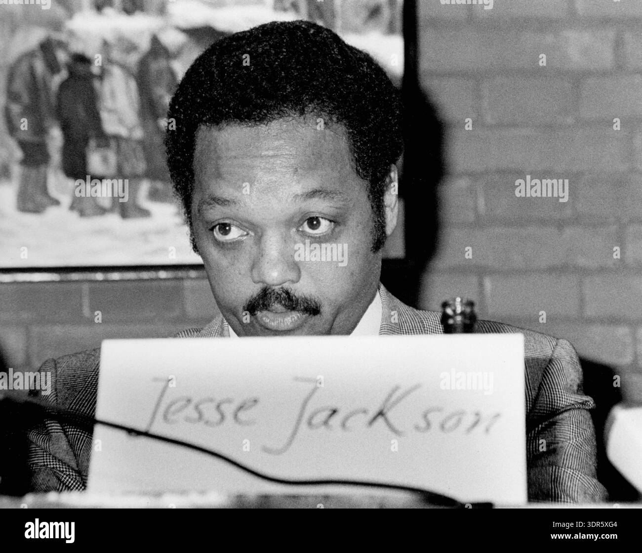 Jesse Jackson Jesse Louis Jackson, Sr., Geboren als Jesse Louis Burns, * 8. Oktober 1941 a Greenville, South Carolina ist ein US-amerikanischer Politiker, Bürgerrechtler und Baptistenpastor. 1984 und 1988 Bewarb er sich als Praesidentschaftskandidat der Demokratischen Partei und wurde bei den Vorwahlen Dritter. im mai 1985 a Berlino *** Jesse Jackson Jesse Louis Jackson, Sr, nato Jesse Louis Burns, nato l'8 ottobre 1941 a Greenville, Carolina del Sud, è un politico statunitense, attivista per i diritti civili e pastore battista. Si candidò per la nomina presidenziale del Partito Democratico nel 1984 e nel 1988, f Foto Stock