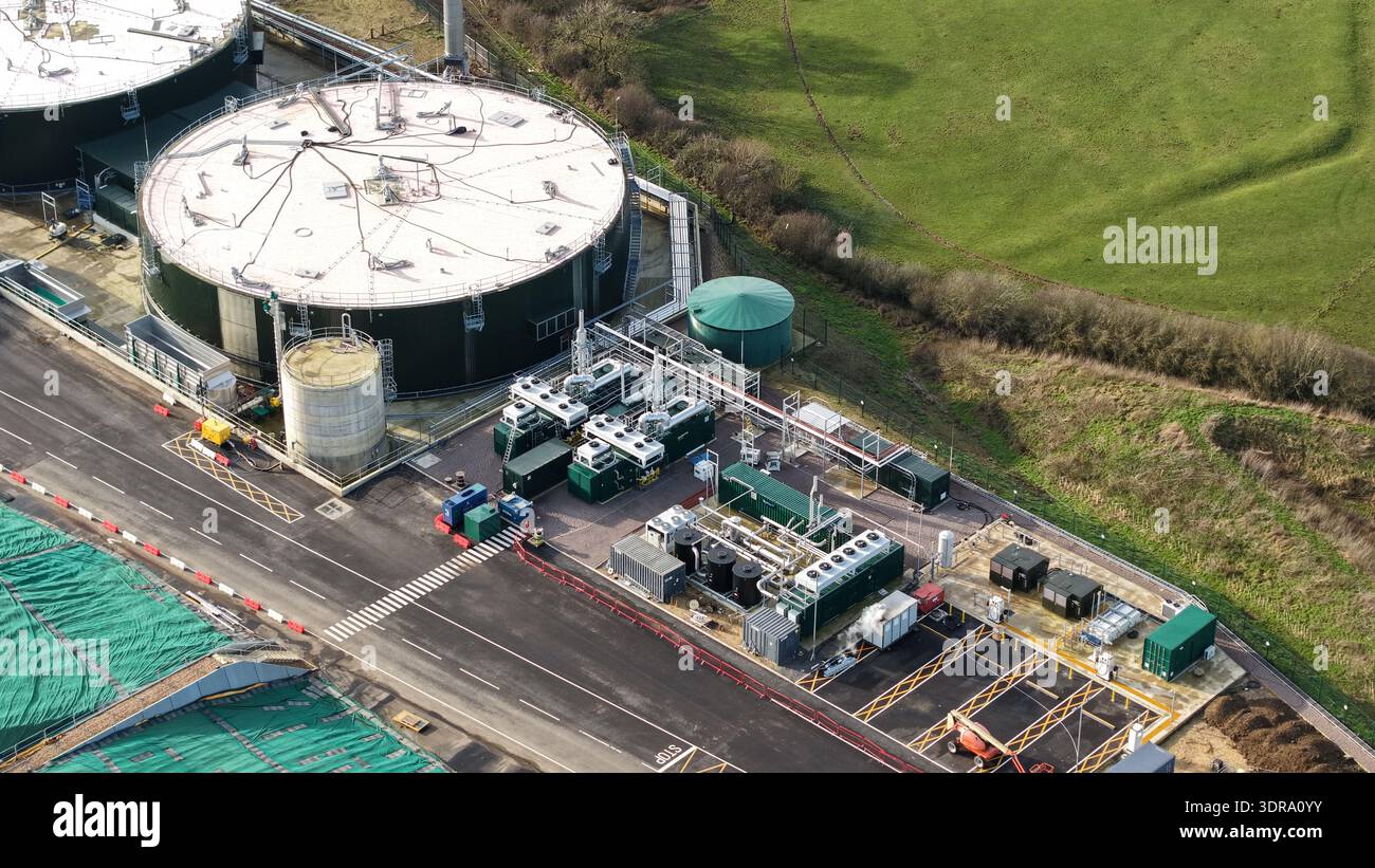 La vista aerea della centrale elettrica Horse Close Green Power mostra la sua architettura industriale con il paesaggio verde, Horse Close Green Power, Northampton Foto Stock