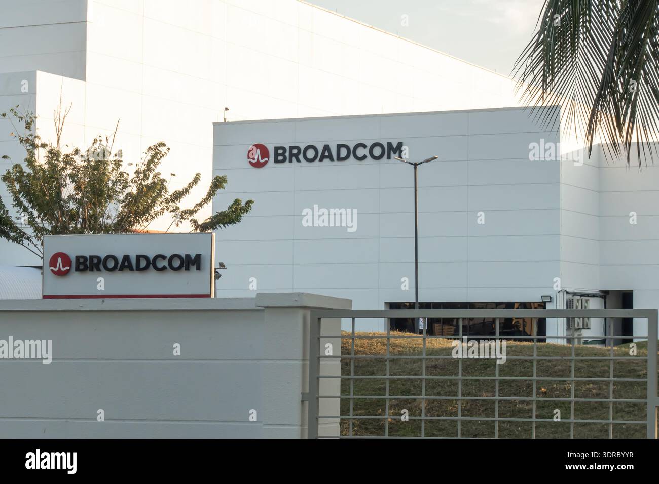 Broadcom Penang, Malesia, azienda leader nella progettazione e nella fornitura di soluzioni software per semiconduttori e infrastrutture Foto Stock