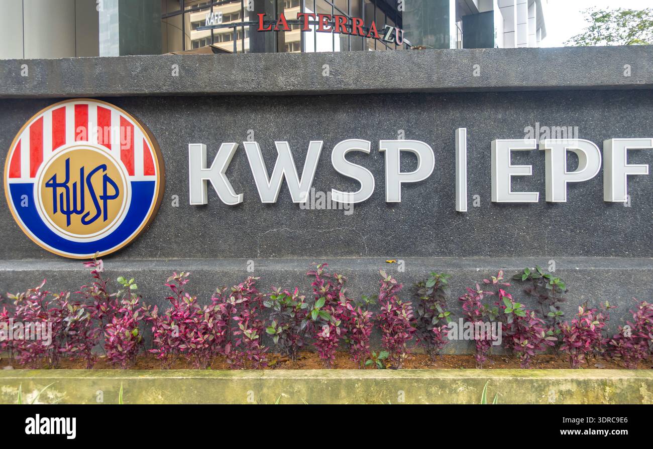 Firmare per il Fondo per la previdenza dei dipendenti (EPF), o in malese come Kumpulan Wang Simpanan Pekerja (KWSP), agenzia governativa malese, Kuala Lumpur Foto Stock