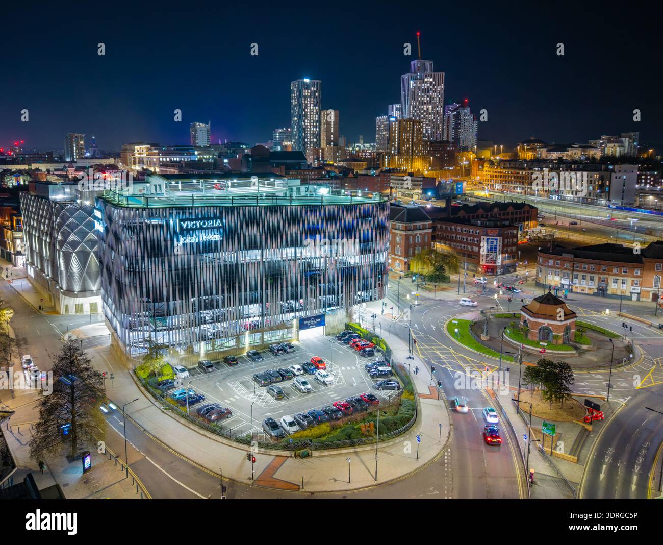 Centro di Leeds, vista aerea della città che guarda verso la testata con i nuovi hotel e John Lewis Foto Stock