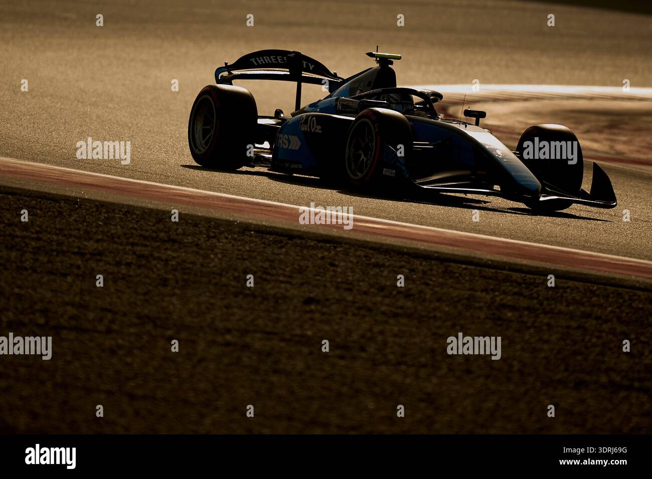 BARCELLONA, SPAGNA - 18 FEBBRAIO: Roman Bilinski della Polonia e (9) DIGHE Lucas Oil corre in pista durante il secondo giorno dei test pre-stagionali FIA di Formula 2 al Circuit de Barcelona Catalunya il 18 febbraio 2026 a Barcellona, Spagna. (Foto di Pablo Rodriguez/Quality Sport Images) Foto Stock