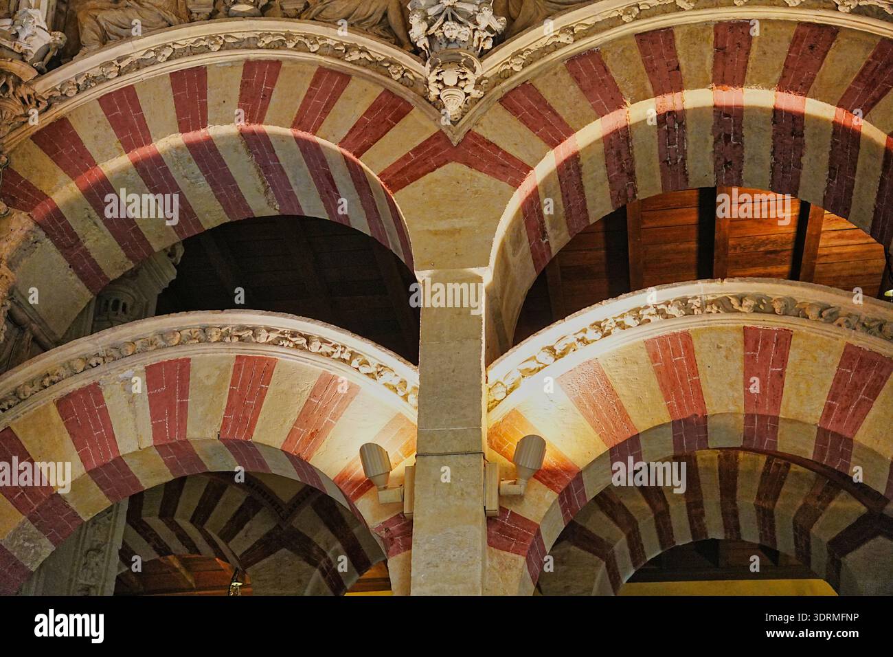 Mezquita Catedral a Cordoba, Spagna. Costruita come moschea (VIII secolo), cattedrale cattolica dal XIII secolo. Foto Stock