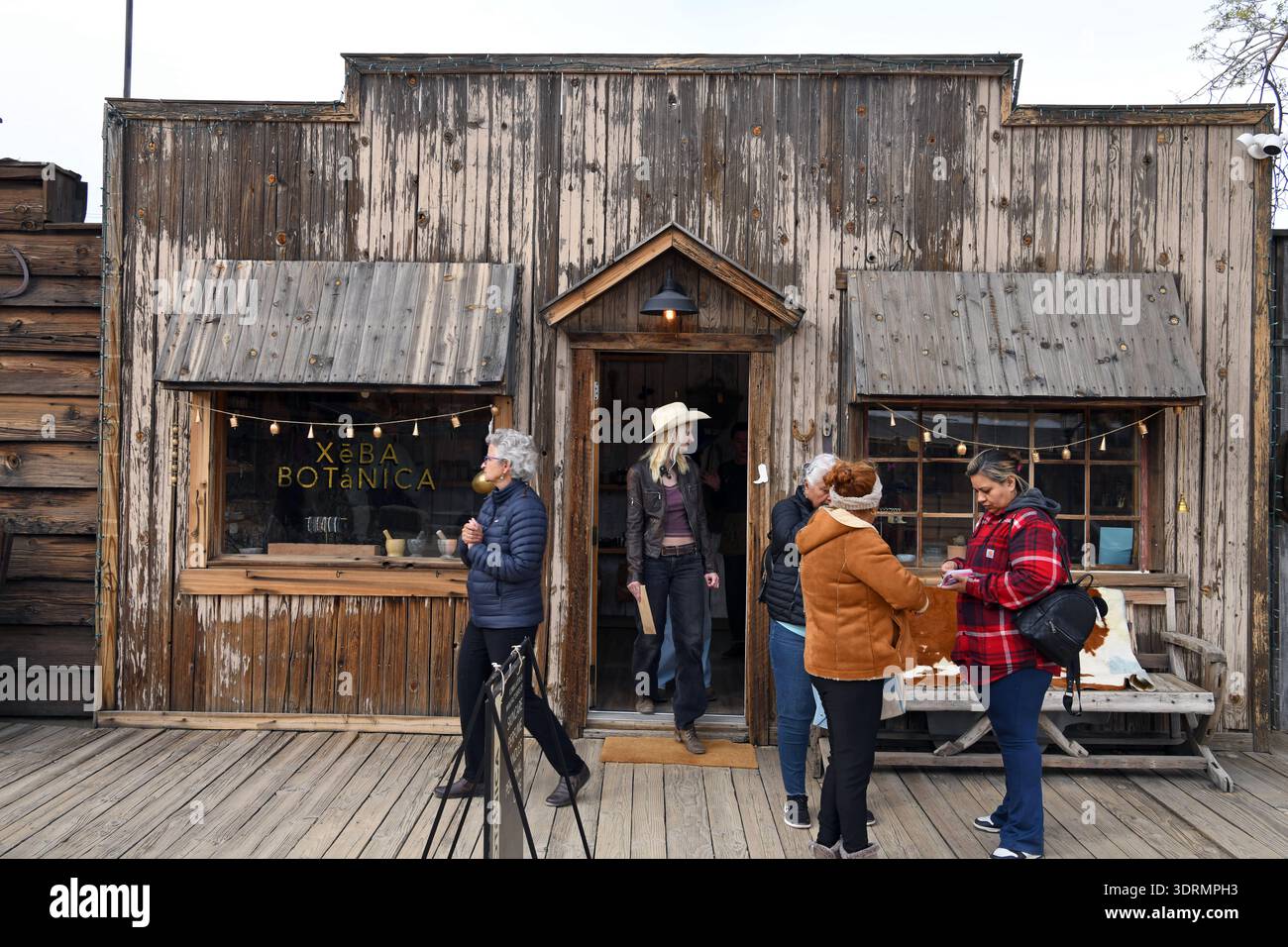 Pioneer Town, western, città, set cinematografico, location, turisti, turismo, Yucca Valley, California, Stati Uniti Foto Stock