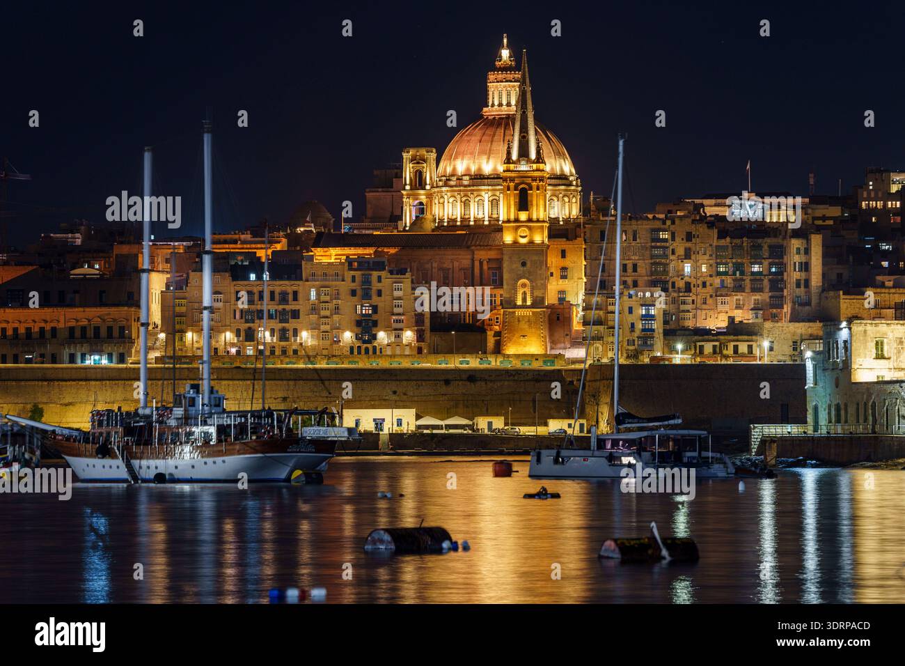 Quartiere di la Valletta dal quartiere di Sliema, Valletta (il-Belt Valletta), Repubblica di Malta, Europa Foto Stock