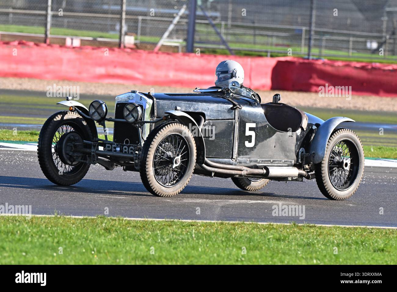 Matilda Jones, Frazer Nash Patience, 2026 ha visto la 70a corsa del Trofeo Pomeroy, iniziato nel 1952, presenta auto di tutte le età e tipi Foto Stock