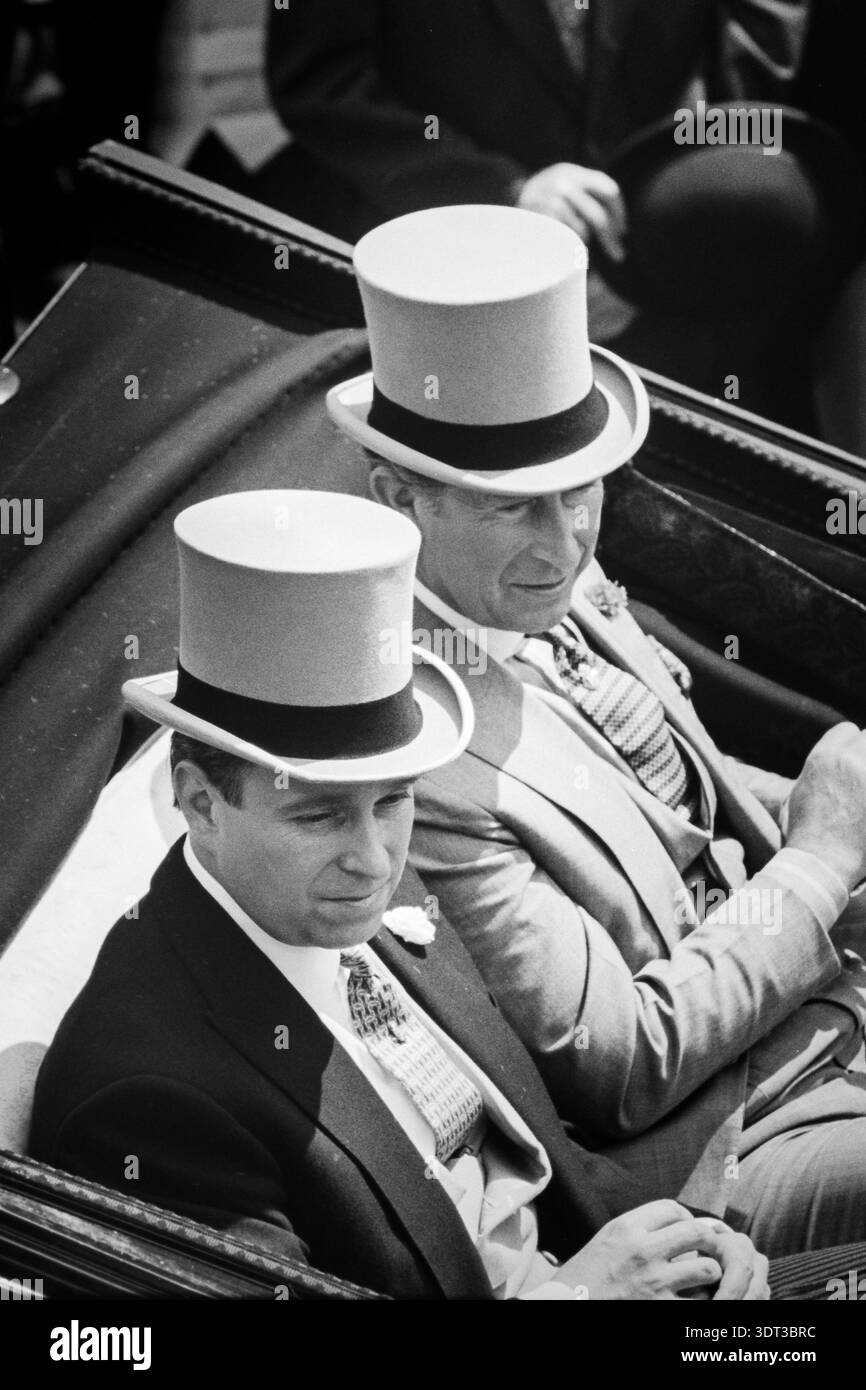 Immagine d'archivio di Andrew Mountbatten- Windsor, ex Principe Andrea, arrivo a Royal Ascot nel 1999 con il Principe Carlo, la Regina Elisabetta e il Principe Filippo Foto Stock