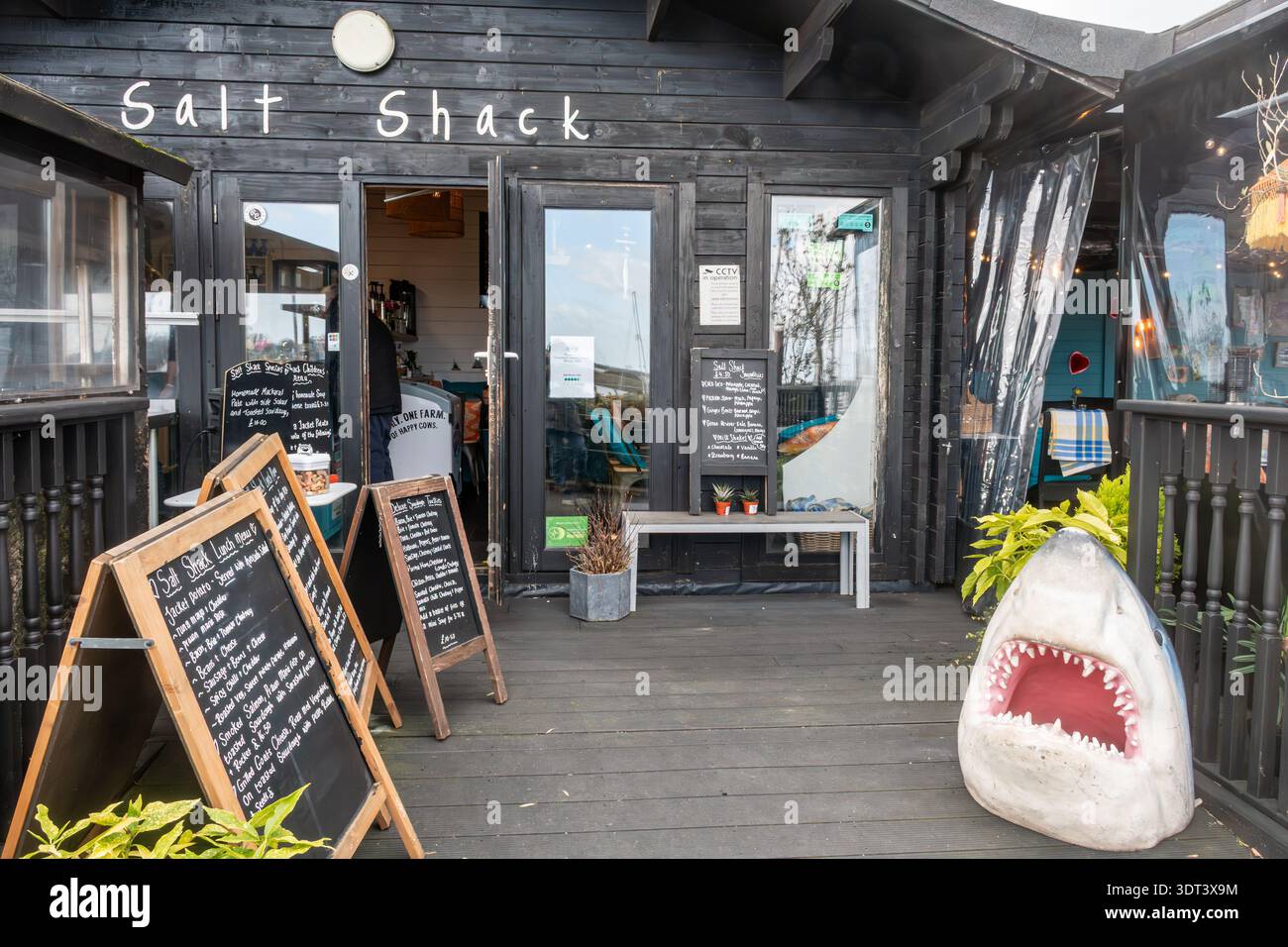 Salt Shack, caffetteria sul mare a Northney Marina, Hayling Island, Hampshire, Inghilterra, Regno Unito Foto Stock