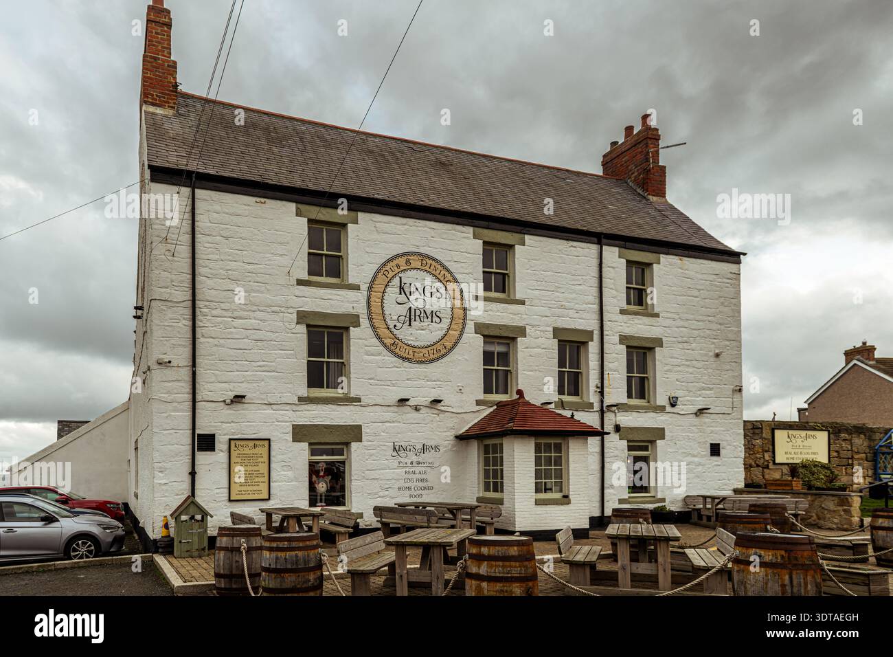 King's Arms pub e ristorante, storico pub in pietra bianca a Seaton Sluice, Northumberland, Inghilterra. Foto Stock