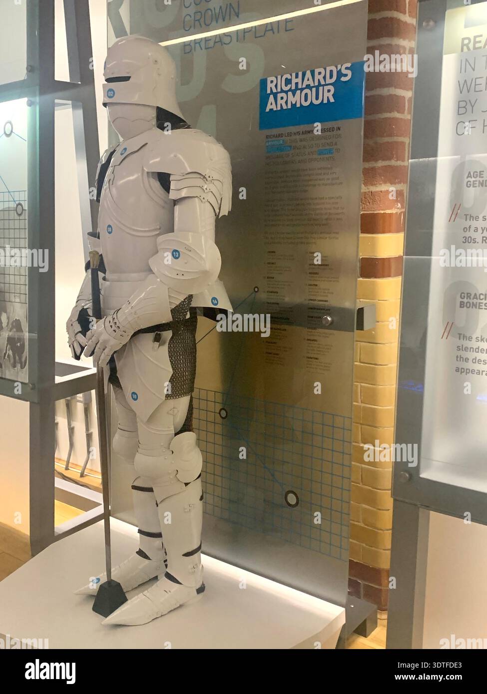 Museo di re Riccardo a Leicester o centro visitatori questa mostra esplora la vita del suo regno e l'eredità dell'ultimo re Plantageneto Foto Stock