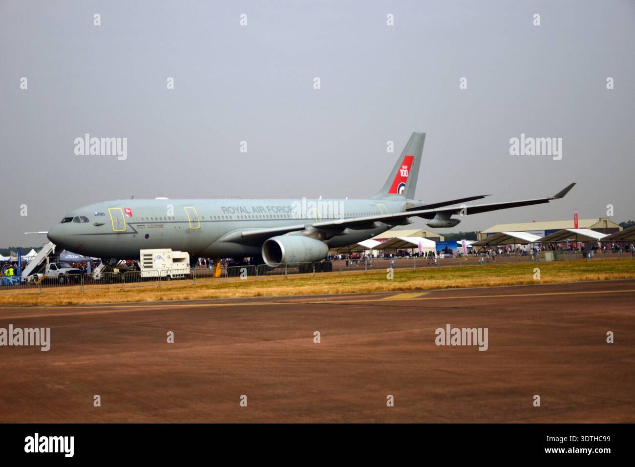 Royal Air Force Voyager KC3 ZZ334 Vespina. È un Airbus A330-243MRTT, una cisterna di rifornimento aria-aria e un aereo da trasporto strategico Foto Stock