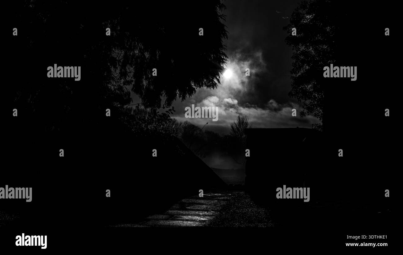 Atmosfera misteriosa a Chipping Campden, villaggio delle Cotswolds collegato alla storia di Campden Wonder. Foto Stock