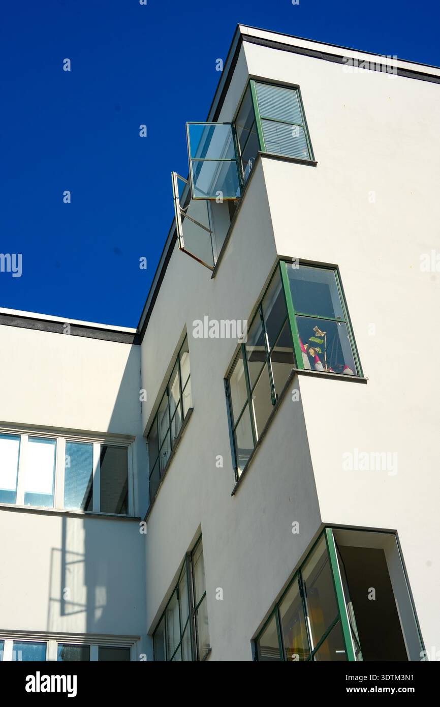 Friedrich-Ebert-Siedlung Berlin, residenza modernista con balconi in vetro, Afrikanisches Viertel, Wedding, Berlino, Germania Foto Stock