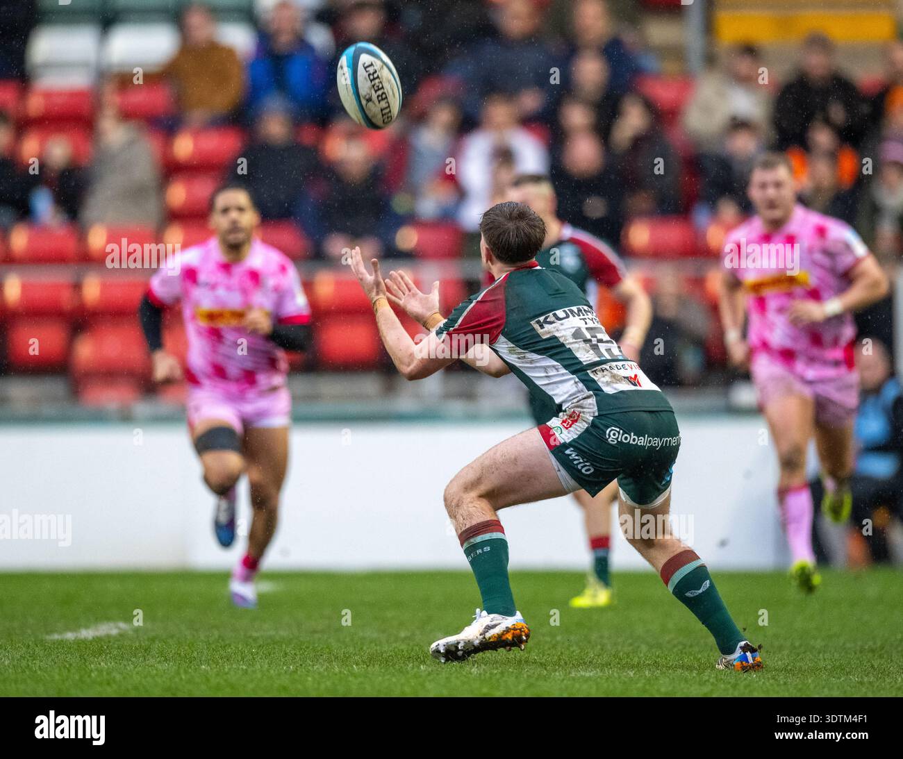Gallagher PREM Men's Rugby, Leicester Tigers (Dark Green) V Harlequins (Pink), Mattioli Woods Welford Road, Leicestershire, Inghilterra, Regno Unito. Foto Stock