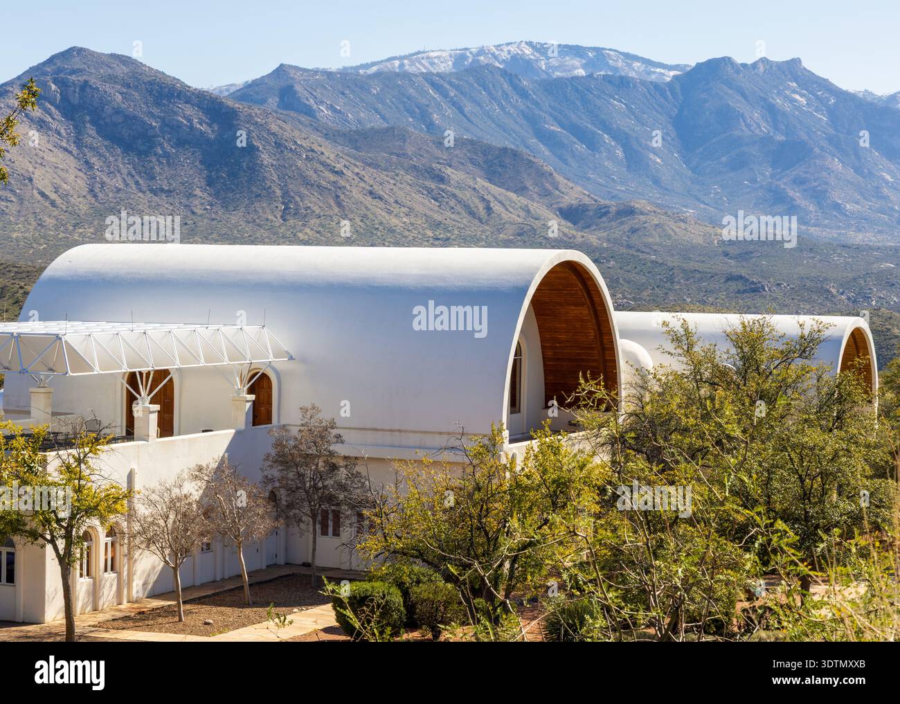 Biosphere 2 in Arizona, un'estesa struttura di ricerca scientifica creata per studiare l'interazione tra i sistemi vitali della Terra in un ambiente chiuso. Foto Stock