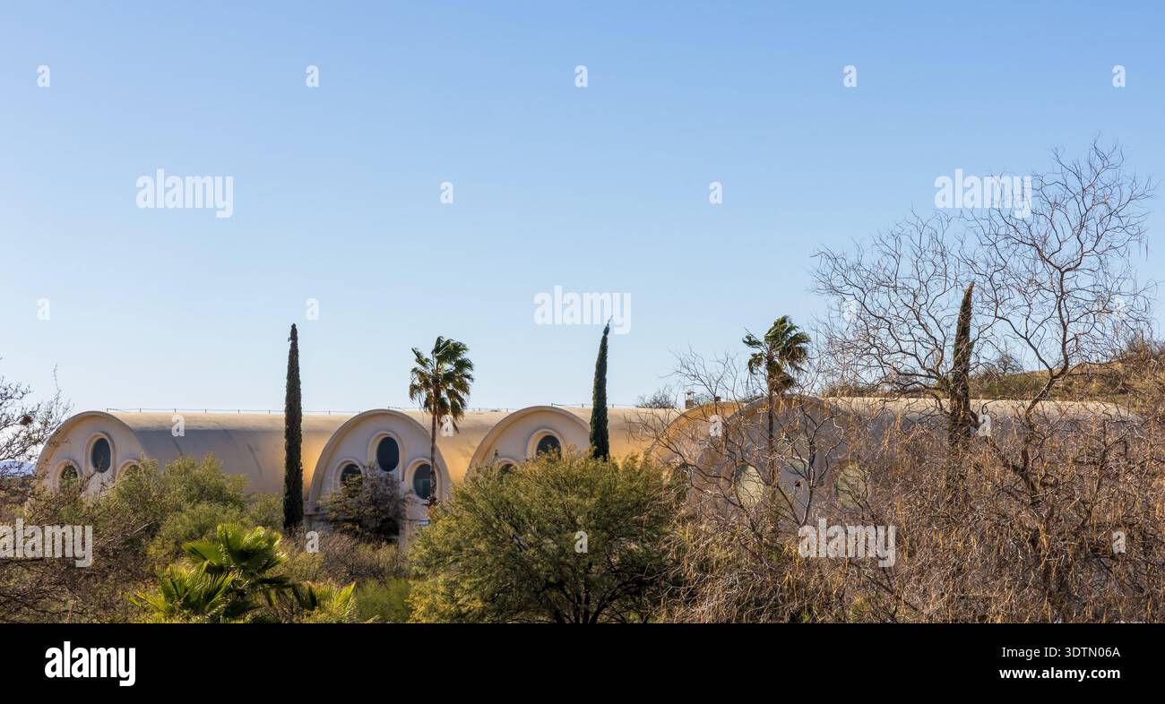 Biosphere 2 in Arizona, un'estesa struttura di ricerca scientifica creata per studiare l'interazione tra i sistemi vitali della Terra in un ambiente chiuso. Foto Stock