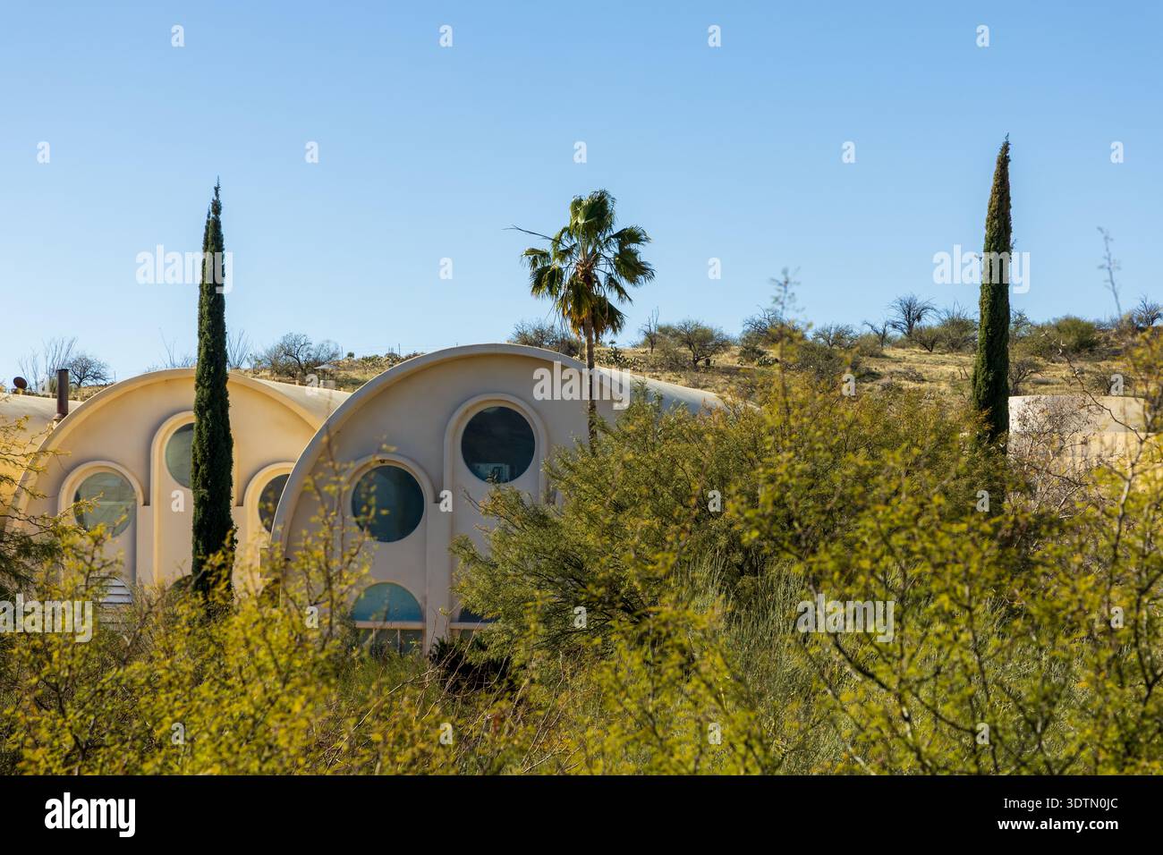 Biosphere 2 in Arizona, un'estesa struttura di ricerca scientifica creata per studiare l'interazione tra i sistemi vitali della Terra in un ambiente chiuso. Foto Stock