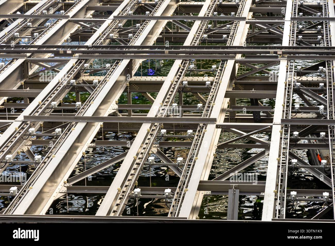 Biosphere 2 in Arizona, un'estesa struttura di ricerca scientifica creata per studiare l'interazione tra i sistemi vitali della Terra in un ambiente chiuso. Foto Stock