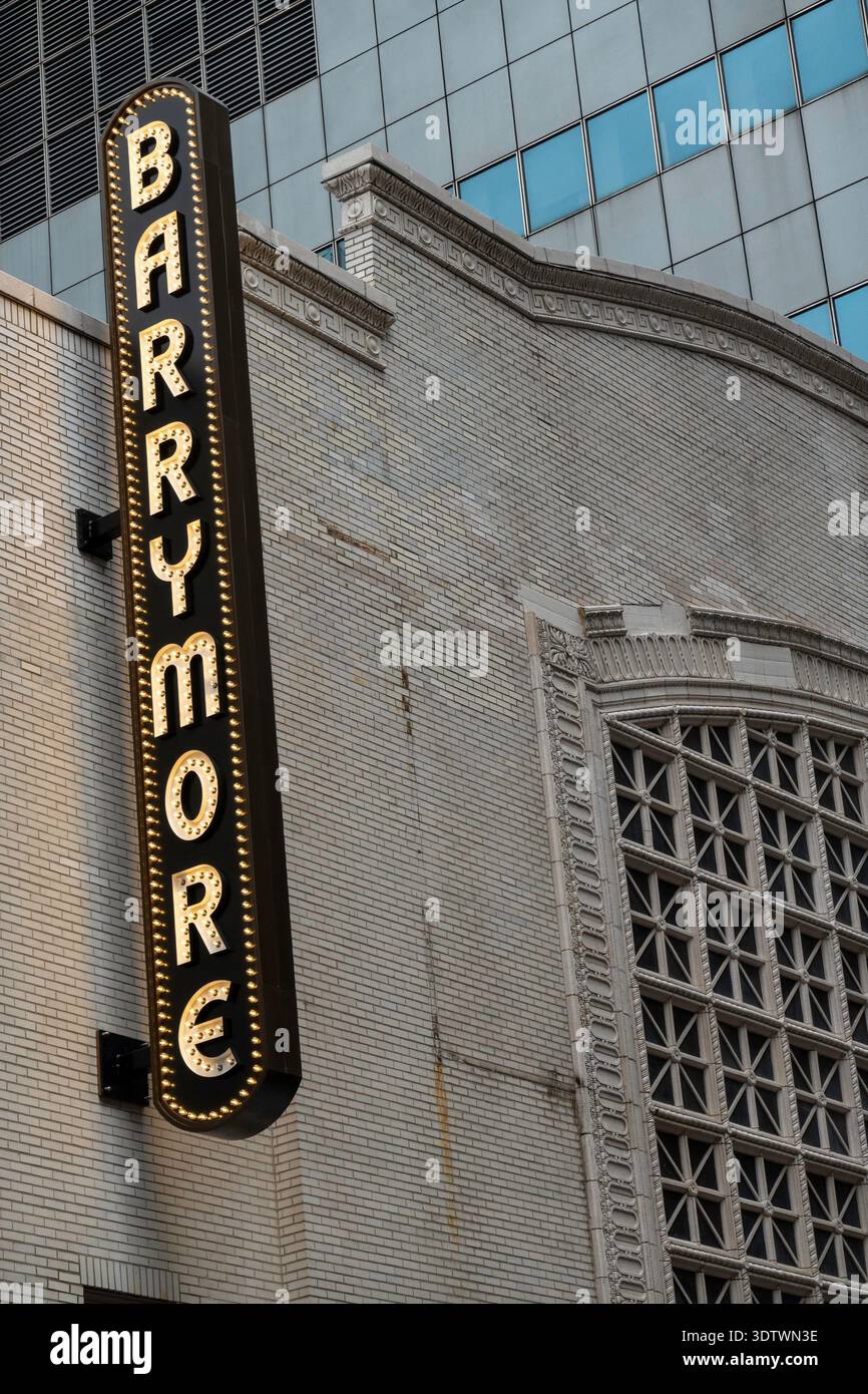 Il Barrymore Theatre si trova sulla West 47th Street a Times Square, New York City, 2026, USA Foto Stock