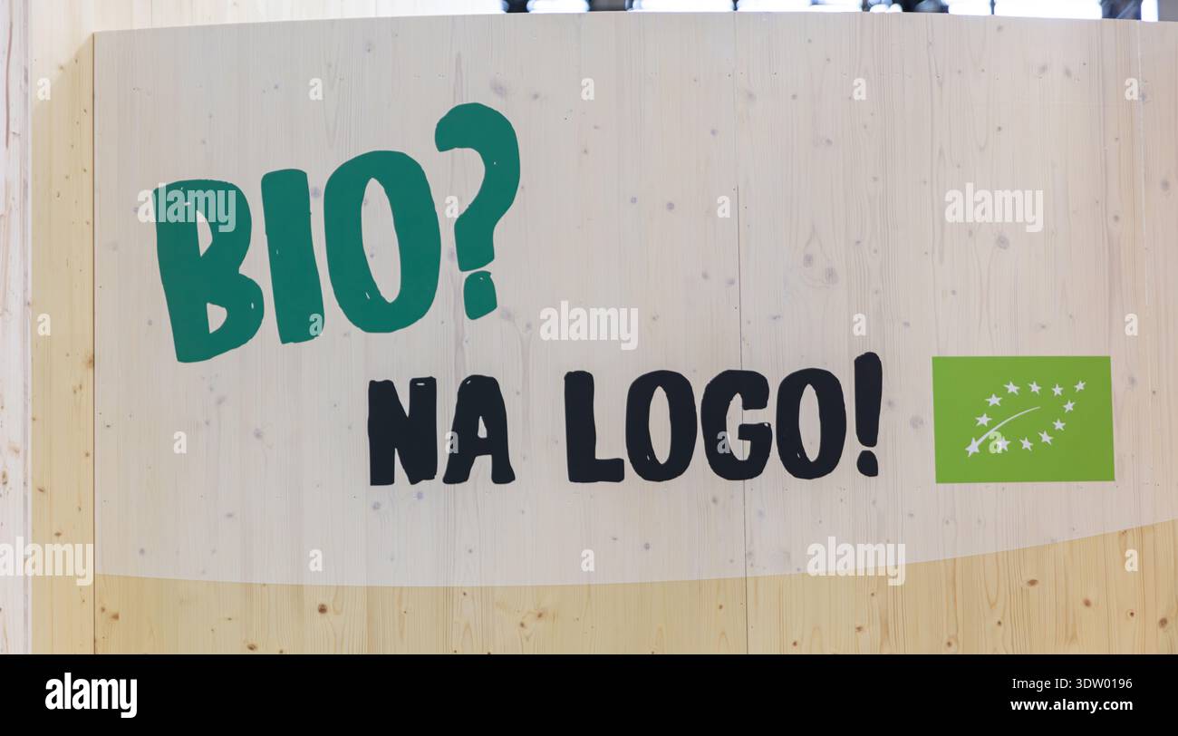 BERLINO, GERMANIA, 16 gennaio 2026: La foto di Signage Promoting Organic Promoting Organic Promoting Products è esposta alla fiera Internationale Grüne Woche di Berlino GE Foto Stock
