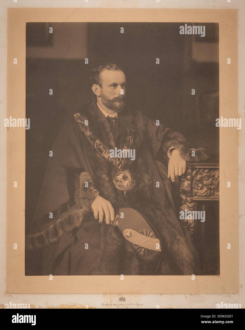 Frederick John Widgery (1861–1942) fu sindaco di Exeter dal 1903 al 1904 e pittore di paesaggi educato alla Exeter Cathedral School. Prestò servizio nel Consiglio comunale di Exeter e ricevette la libertà onoraria di Exeter nel 1905. L'immagine d'archivio è una fotografia ritrattistica formale che commemora il suo mandato sindaco, mostrando vesti civiche e catena di uffici. Foto Stock