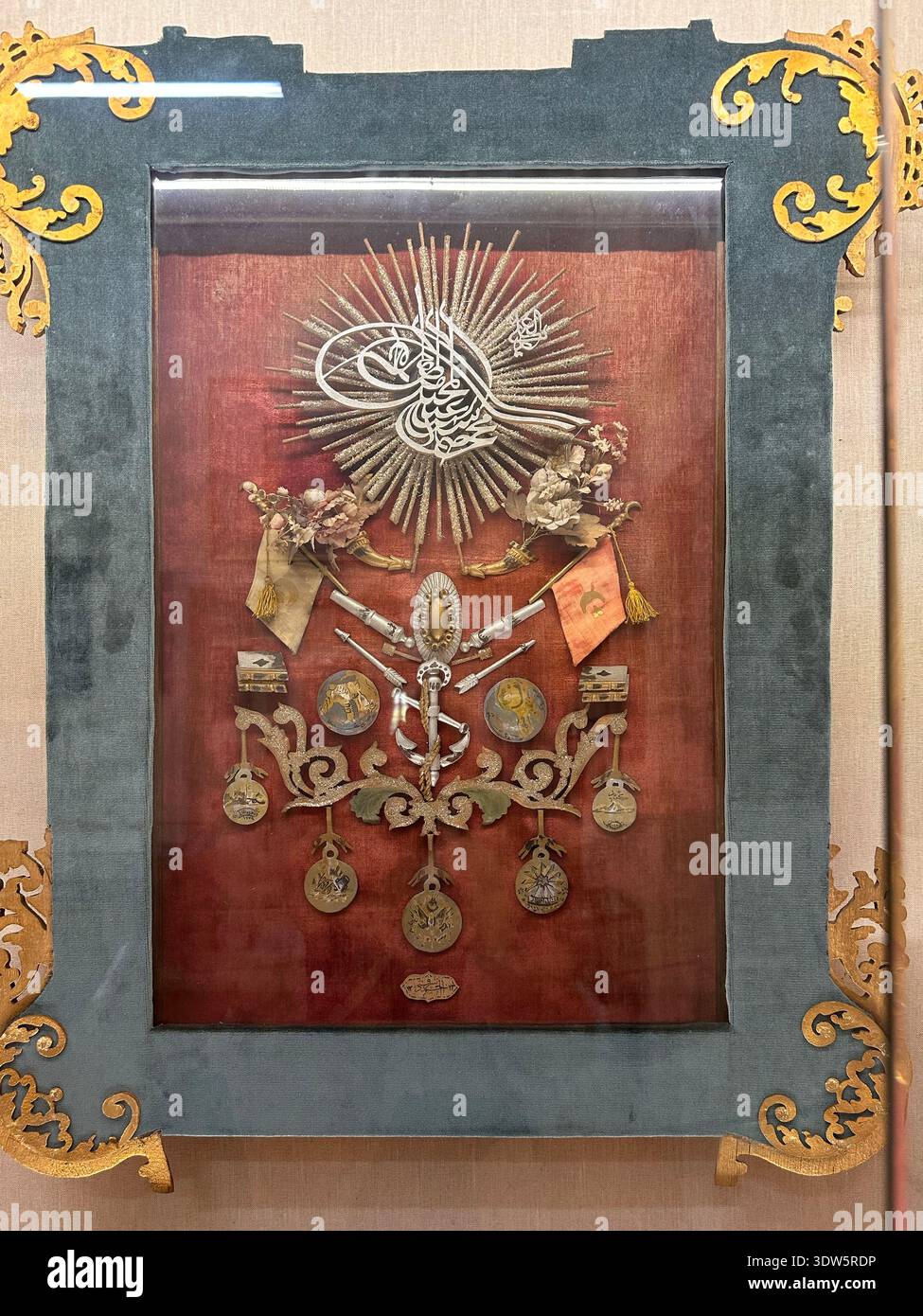 Emblema dell'Impero Ottomano nel Museo storico Nazionale di Atene, Grecia Foto Stock