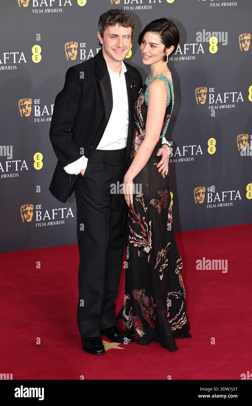 Gracie Abrams e Paul Mescal partecipano all'EE BAFTA FILM AWARDS 2026, The Royal Festival Hall, 22.2.26 Foto Stock