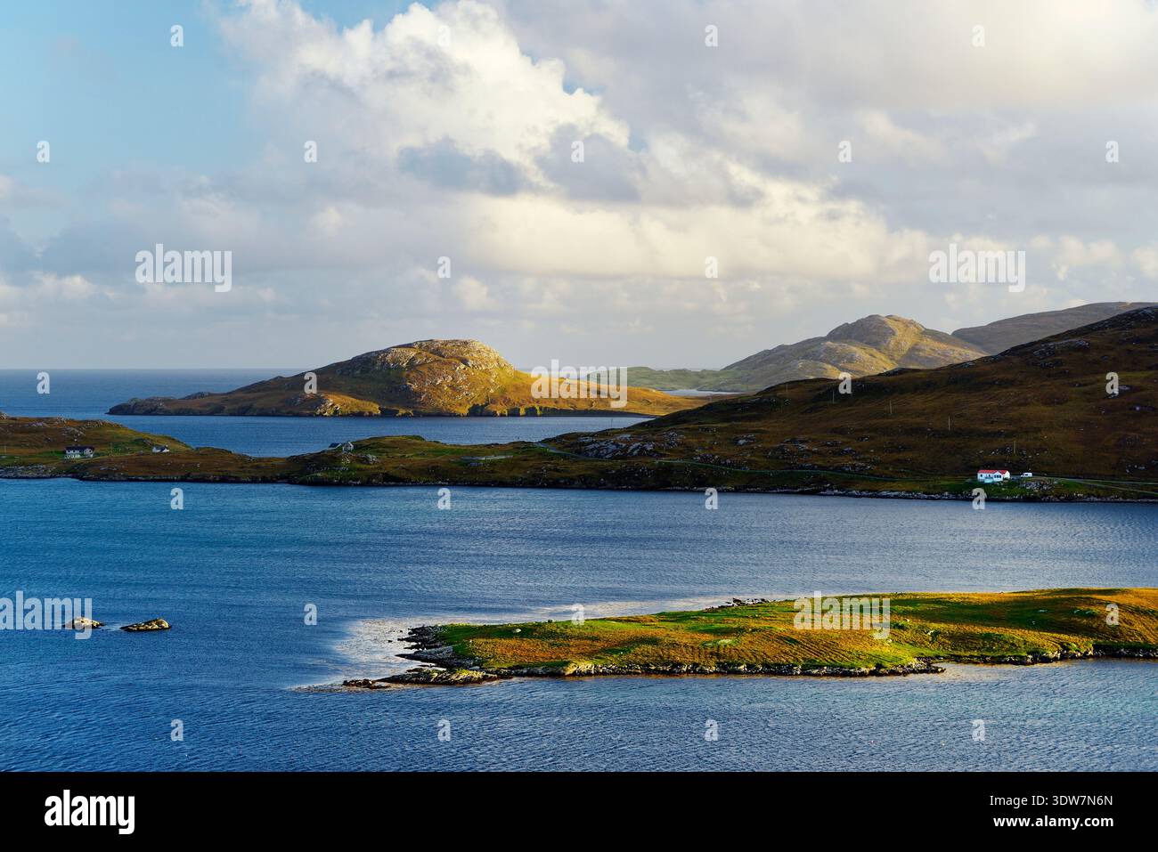 Vista da vicino a Allt Chrisal, barra, a Vatersay vicino alla punta sud delle Ebridi esterne, Scozia. Vicino all'inizio della via Ebridea, a lunga distanza a piedi Foto Stock