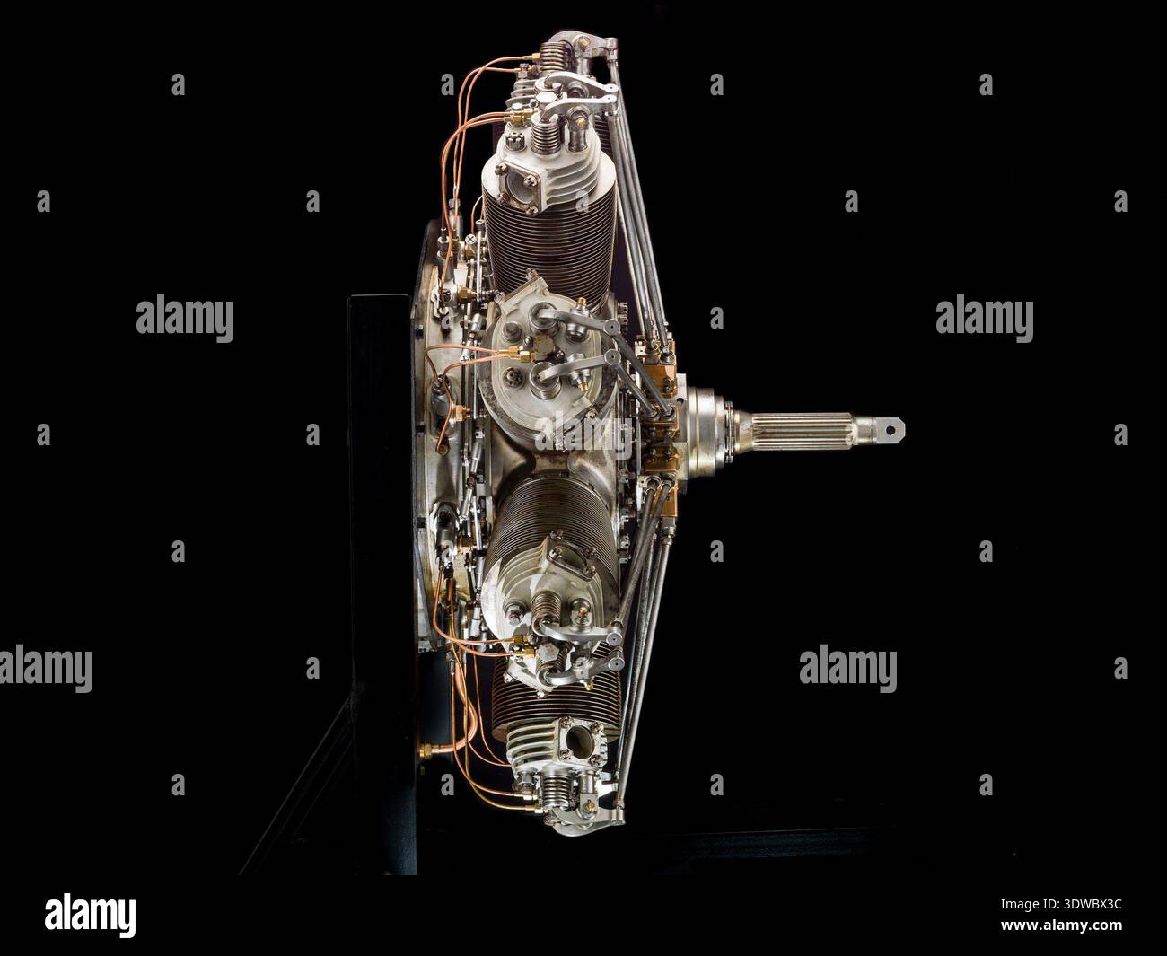 Clerget 9 A Diesel è un motore francese radiale per aeromobili a 9 cilindri, a fila singola, raffreddato ad aria, sviluppato da Clerget, Blin et Cie a partire dal 1928, con una potenza nominale di 74,6 kW (100 hp) a 1.800 giri/min con una cilindrata di 16,3 L e una corsa di 160 mm per 160 mm. L'immagine d'archivio documenta il motore, che volò per la prima volta in Francia il 28 settembre 1929 su un aereo Morane 135. Foto Stock