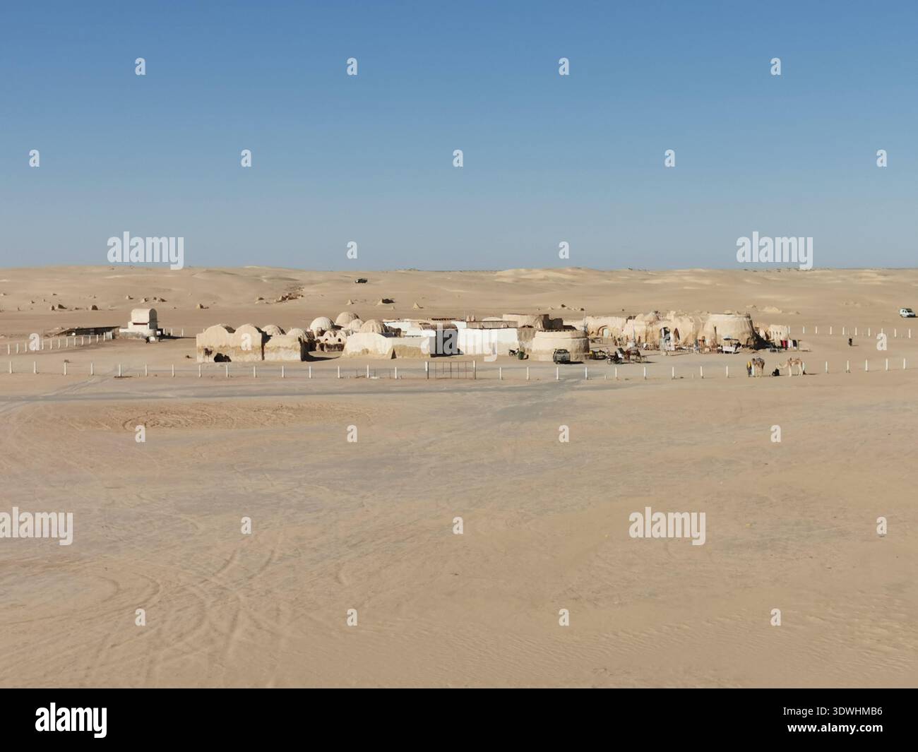 Il film MOS Espa è ambientato in Star Wars: The Phantom Menace, tra le dune del Sahara vicino a Tozeur, Tunisia. Foto Stock