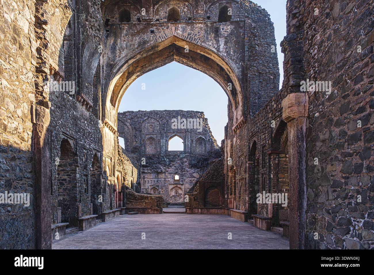 India, stato del Madhya Pradesh, Mandu, negozio di Gada Shah, residenza o negozio di un nobile Rajput del XV secolo Foto Stock
