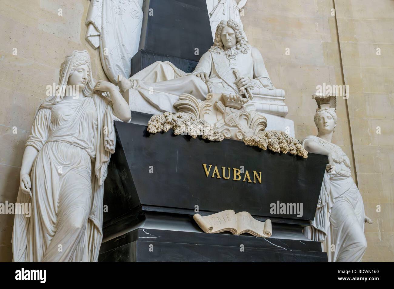Francia, Parigi, Hotel des Invalides, Museo dell'Esercito, Cattedrale di Saint-Louis-des-Invalides, il pantheon militare, la cupola di Les Invalides, tomba del maresciallo di Francia Vauban, solo il suo cuore rimane nella tomba Foto Stock