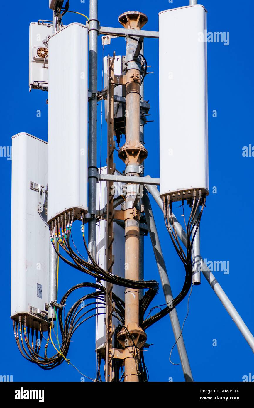 Antenna per rete mobile. Málaga, Andalucía, Spagna, Europa Foto Stock