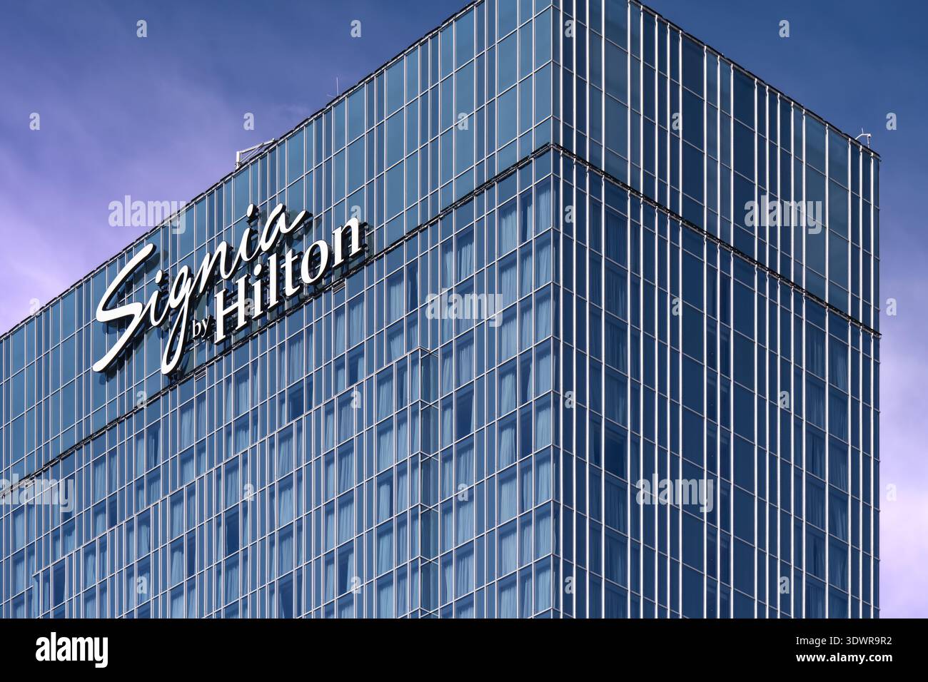 Hotel di lusso Signia by Hilton vicino al Mercedes-Benz Stadium, al Georgia World Congress Center e alla State Farm Arena nel centro di Atlanta, Georgia. Foto Stock